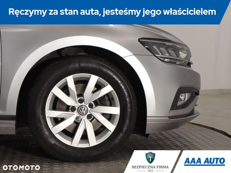 Volkswagen Passat - 16