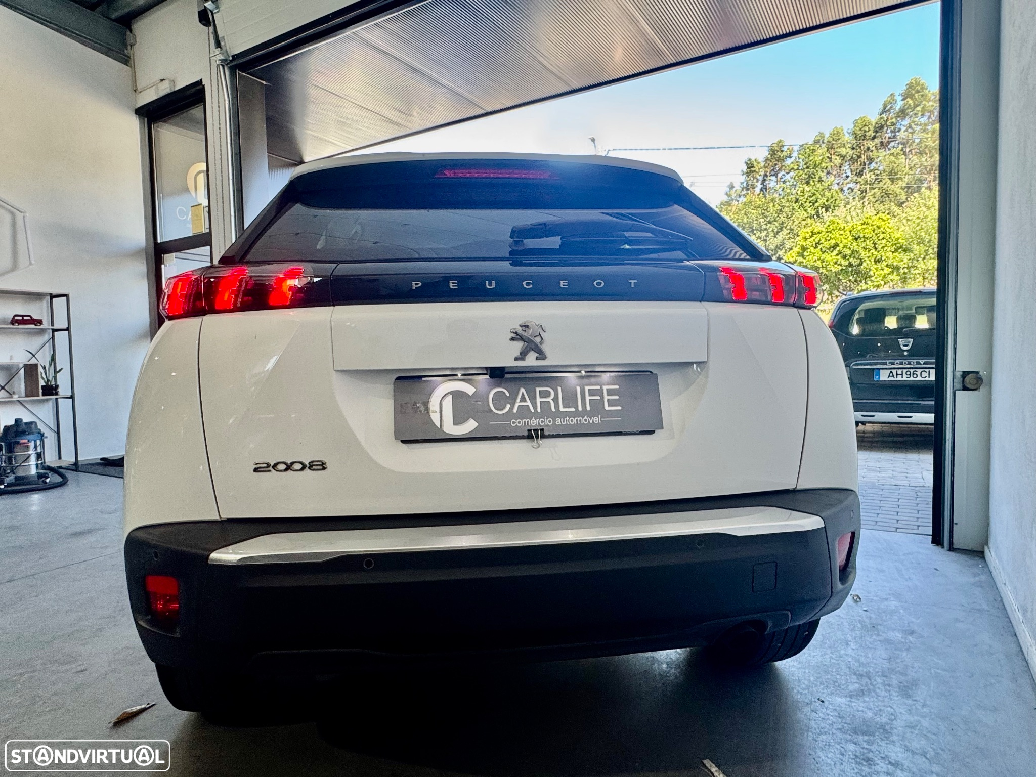 Peugeot 2008 1.2 PureTech Allure Pack - 8