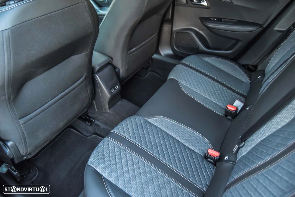 Peugeot 2008 1.2 Hybrid Allure e-DCS6 - 14