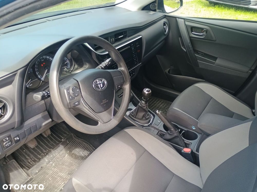 Toyota Auris - 14
