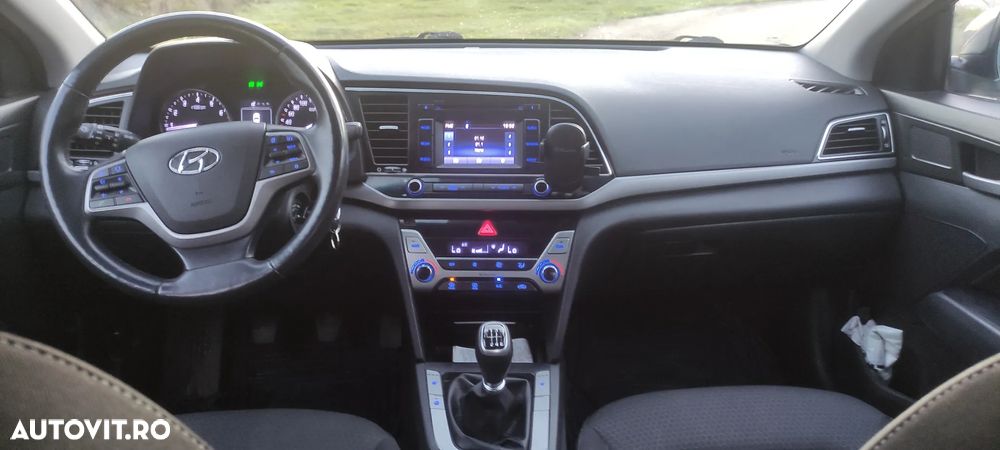 Hyundai Elantra 1.6 MPi Classic - 6
