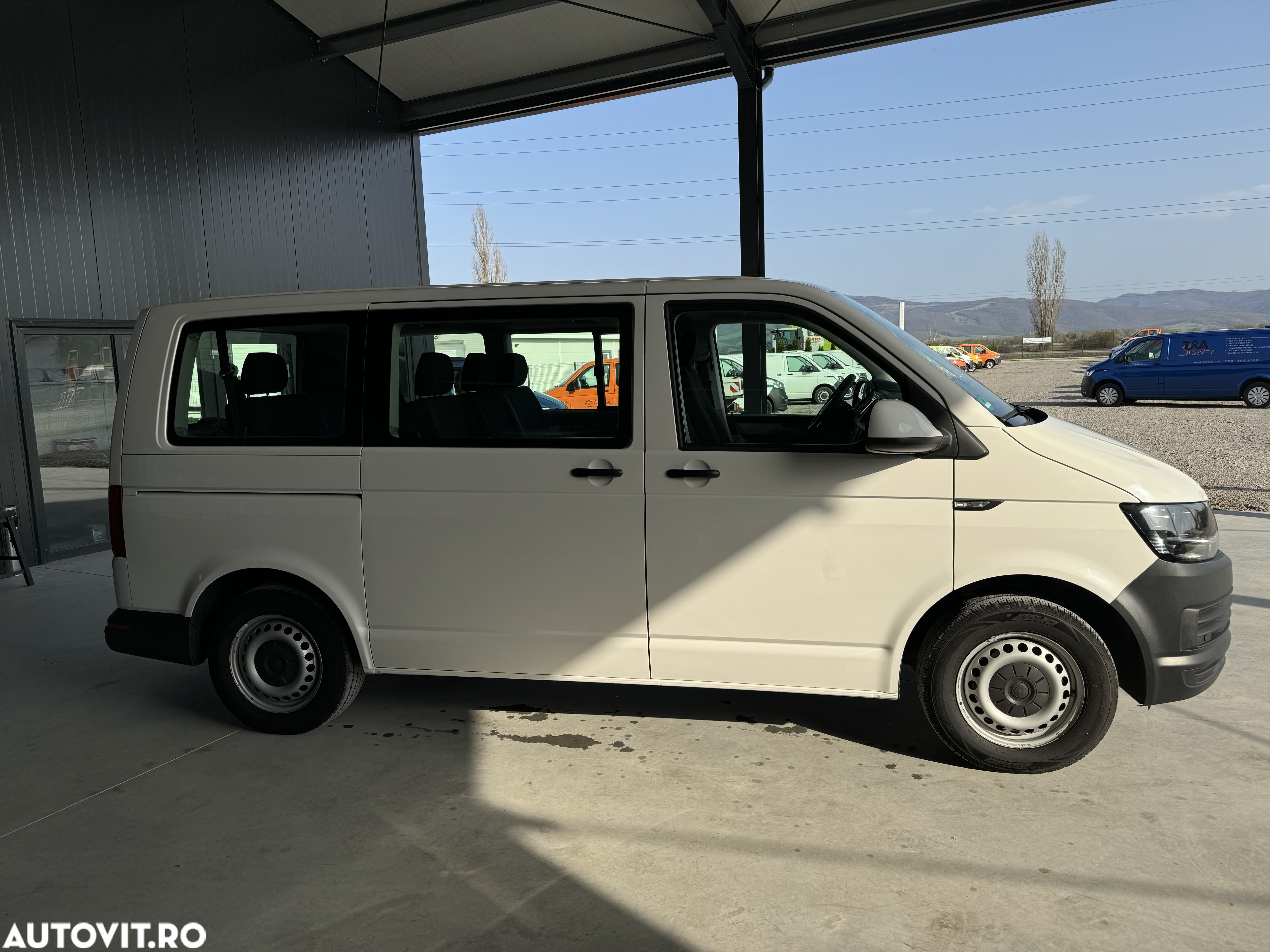 Volkswagen Caravelle T6 2.0 TDI KR Comfortline - 12