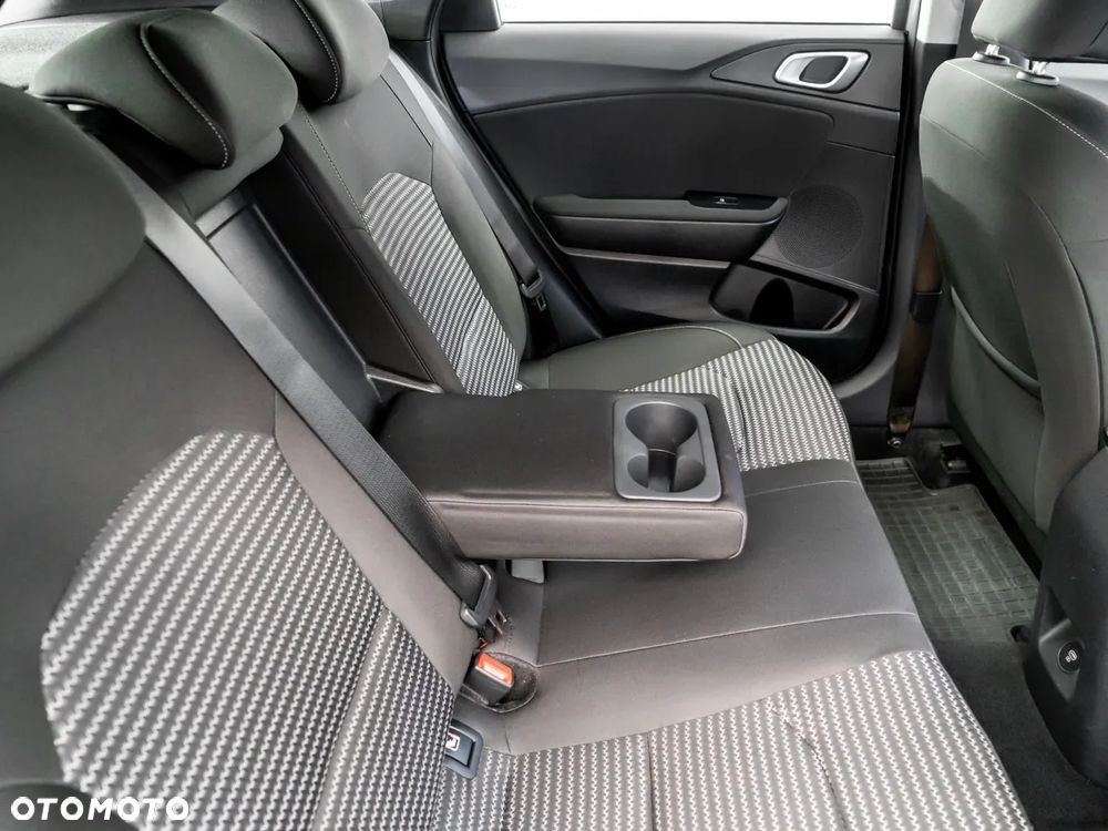 Kia Ceed 1.5 T-GDI M - 23