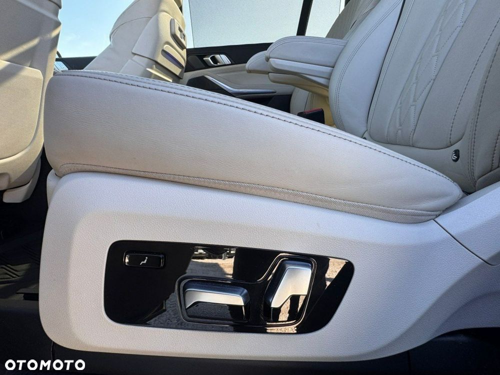 BMW X7 - 23