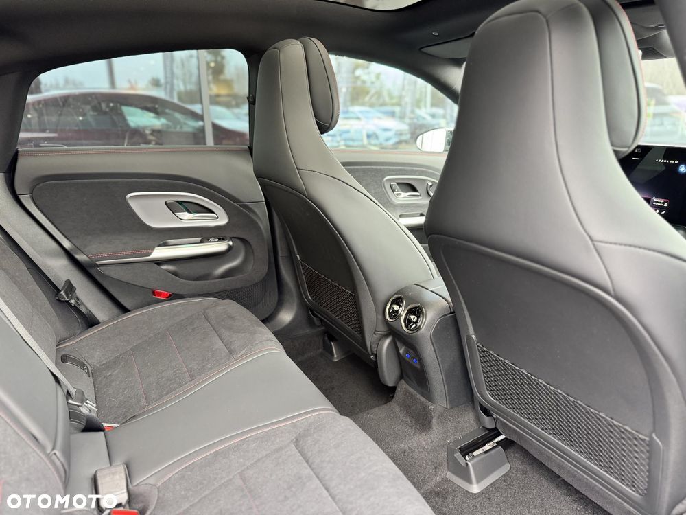 Mercedes-Benz CLA 200 mHEV 4-Matic 8G-DCT - 19