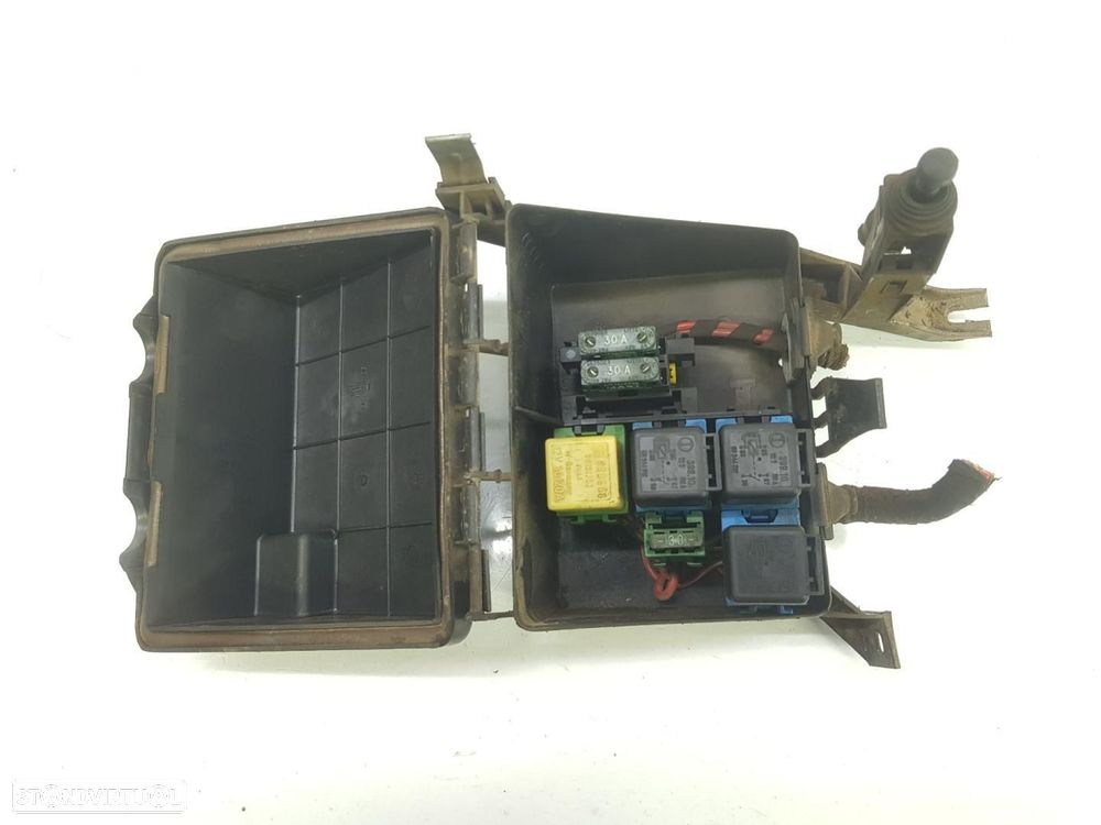 CAIXA DE RELES FUSÍVEIS OPEL CALIBRA - 1