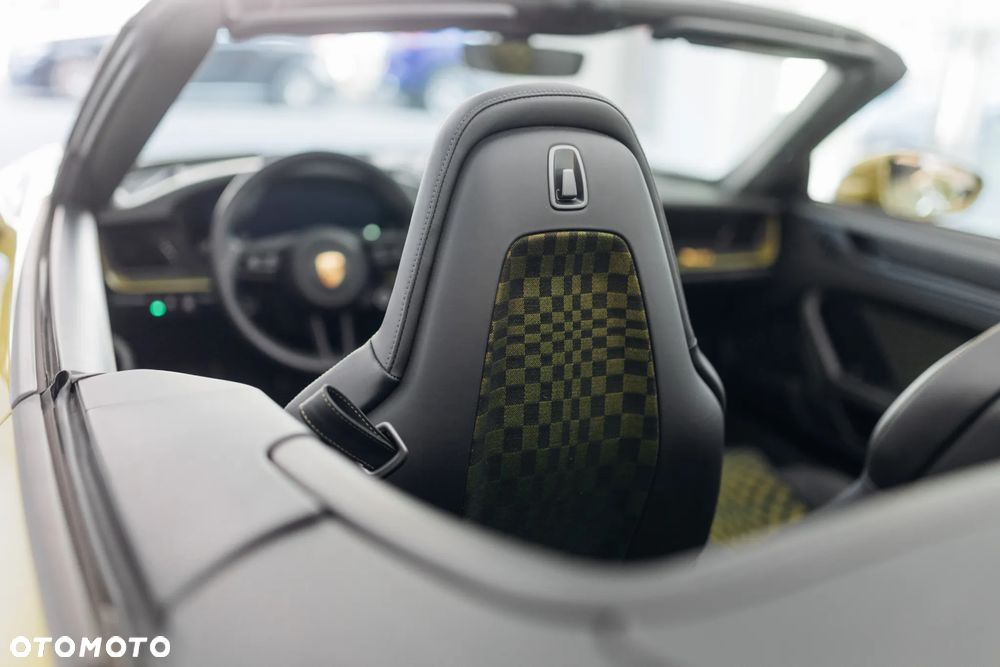 Porsche 911 Carrera T-Hybrid Spirit 70 - 30