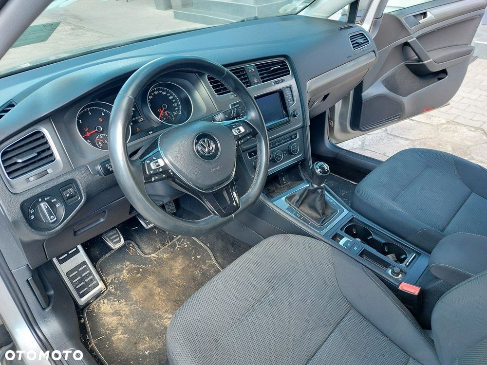 Volkswagen Golf - 11