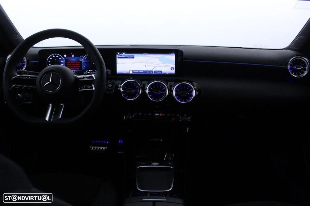 Mercedes-Benz A 250 e AMG Line - 17