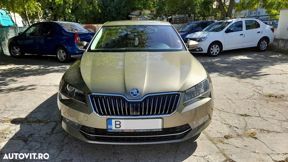 Skoda Superb Combi 2.0 TDI DSG Style - 2