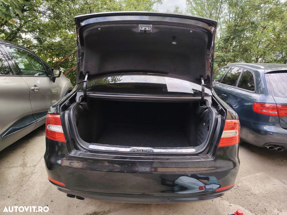 Skoda Superb 2.0 TDI Elegance - 27