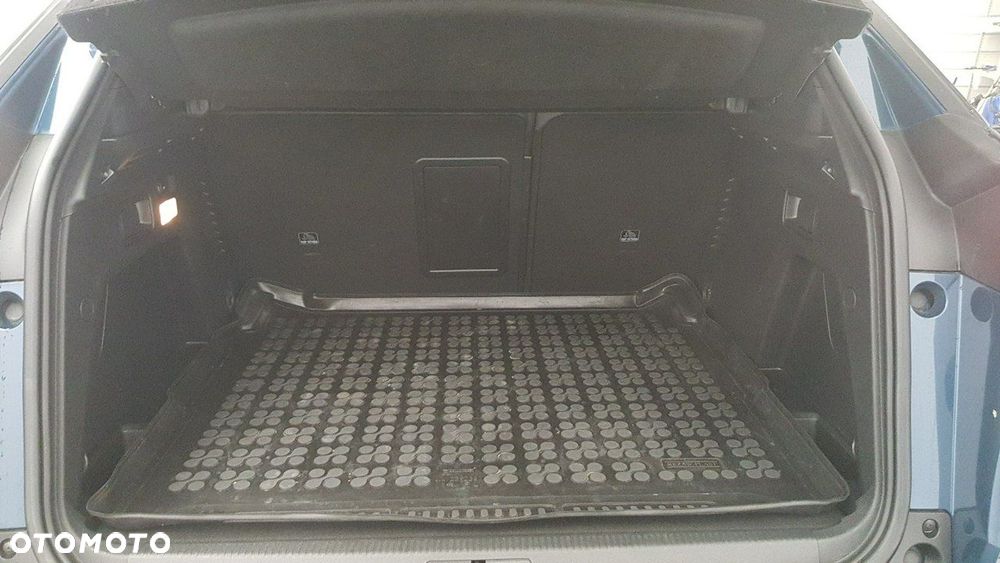 Peugeot 3008 1.5 BlueHDi Allure Pack S&S EAT8 - 17