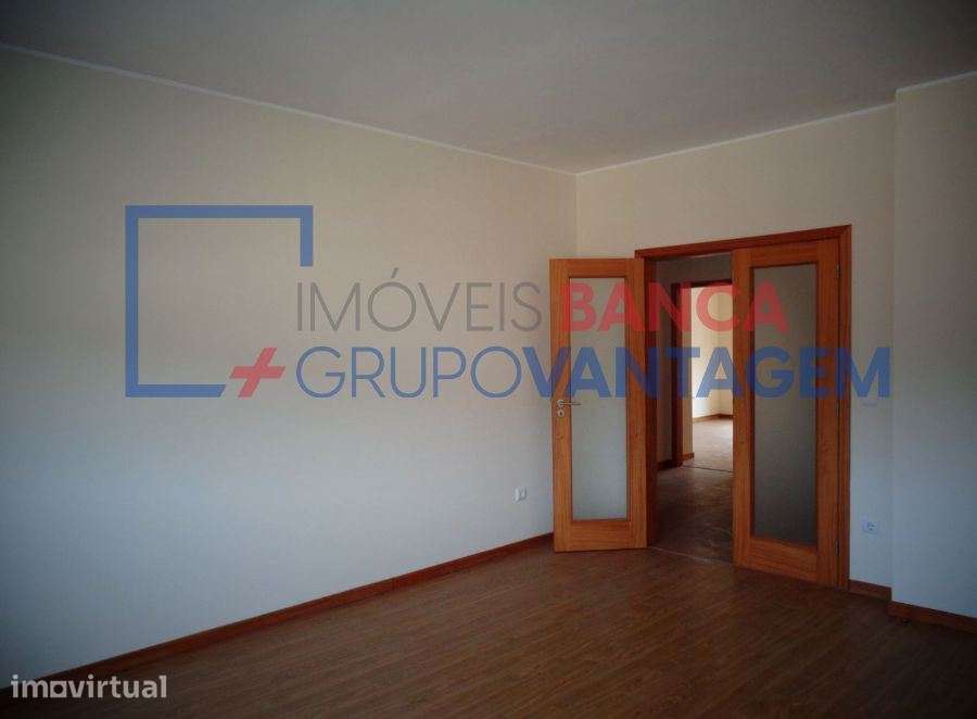APARTAMENTO T3 - POVOA DE LANHOSO - Grande imagem: 4/23