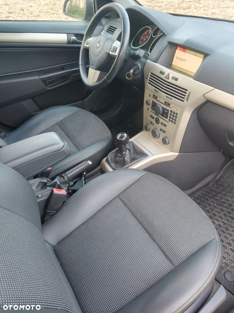 Opel Astra 1.7 CDTI DPF - 22