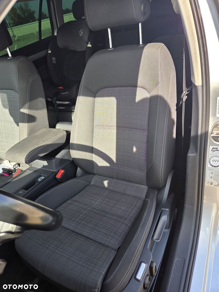 Volkswagen Passat 2.0 TDI SCR DSG Business - 18