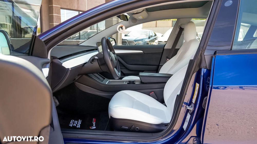 Tesla Model 3 Langstreckenbatterie Allradantrieb Dual Motor - 27