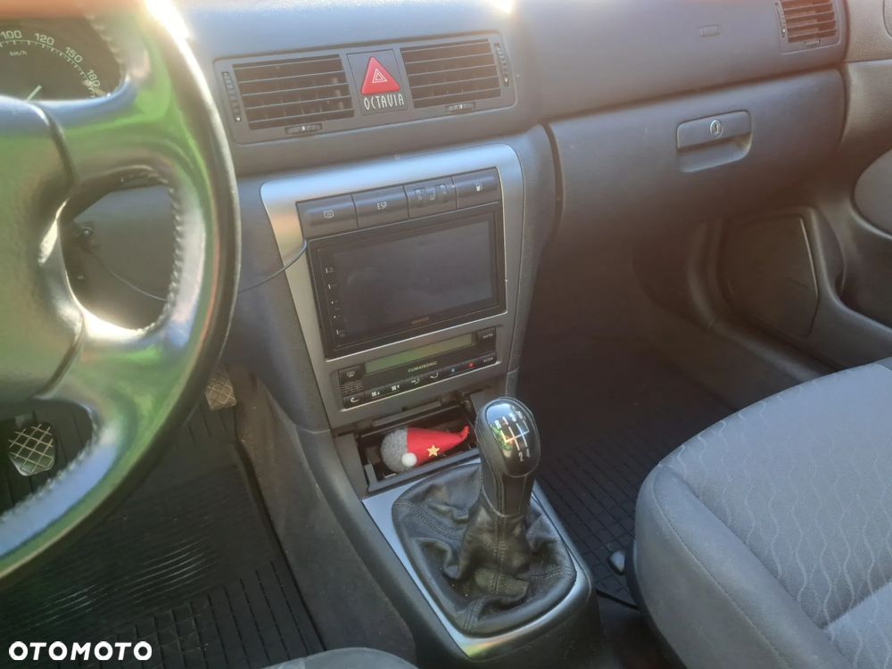 Skoda Octavia 1.8 T Combi Advance - 10