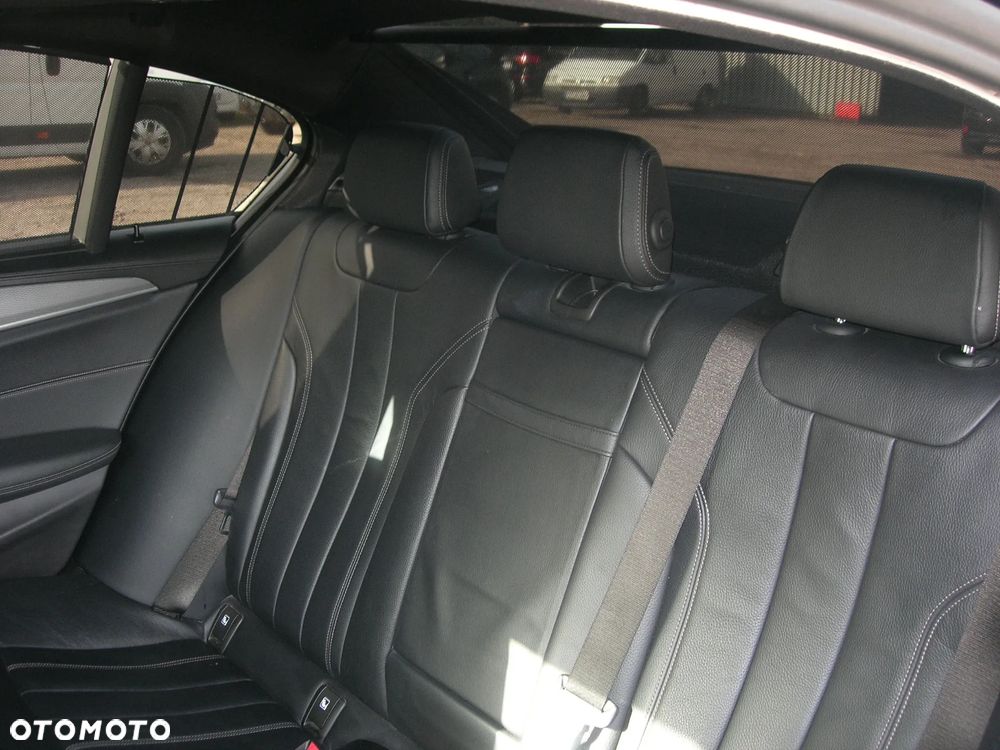 BMW Seria 5 530e iPerformance M Sport sport - 20
