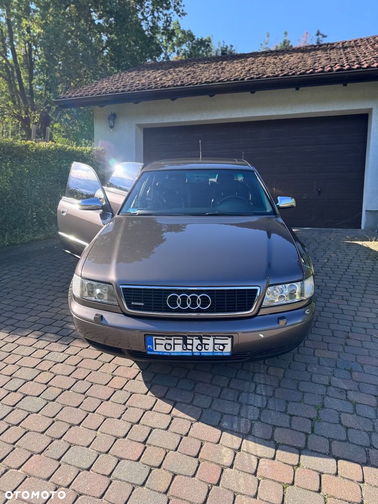 Audi A8 - 4