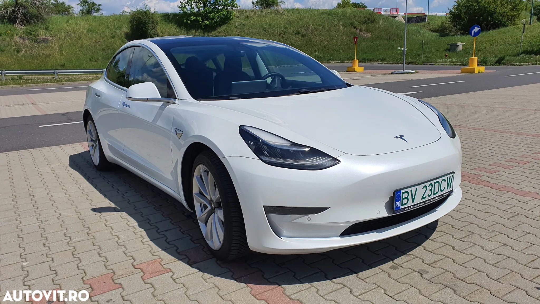 Tesla Model 3 Langstreckenbatterie Allradantrieb Dual Motor - 1