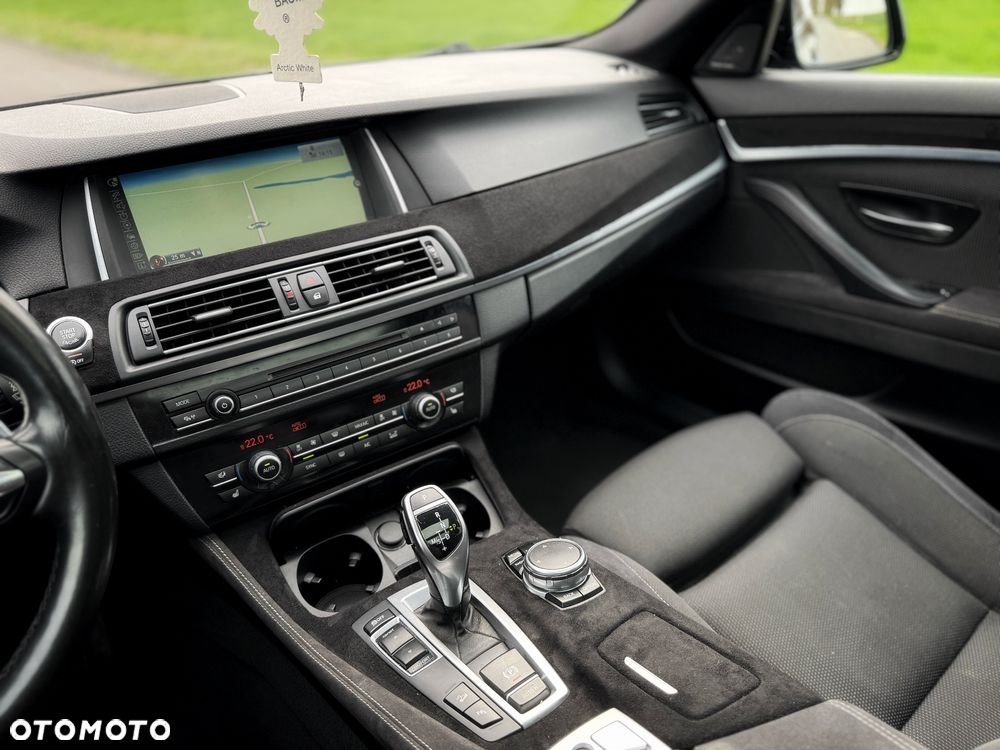 BMW Seria 5 530d xDrive Sport-Aut - 19