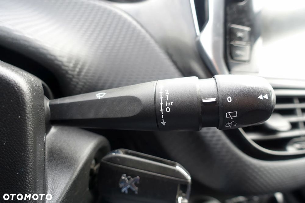 Peugeot 2008 1.2 Pure Tech Active - 24