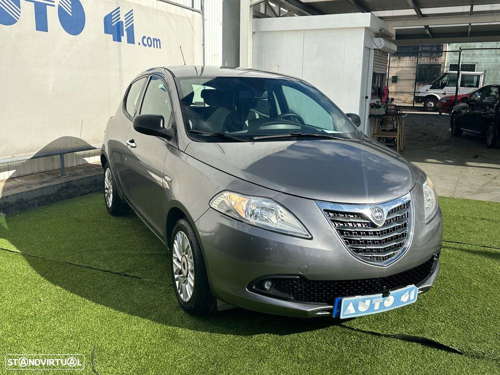 Lancia Ypsilon 1.3 M-jet S&S Silver - 3