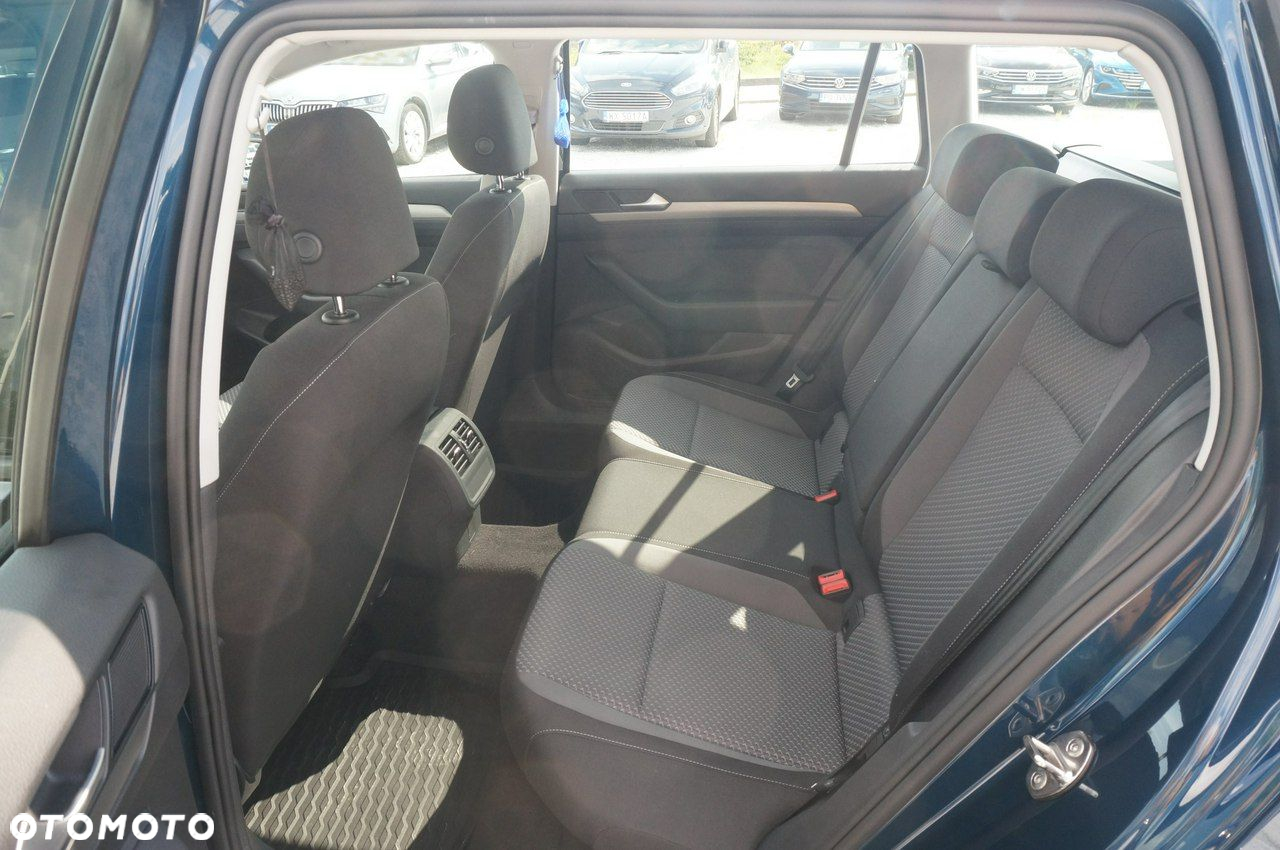 Volkswagen Passat 2.0 TDI EVO Essence - 25