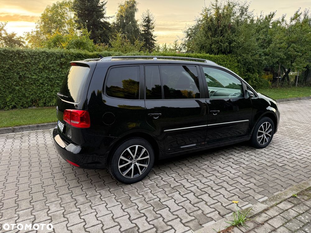 Volkswagen Touran 2.0 TDI DPF DSG Highline - 3