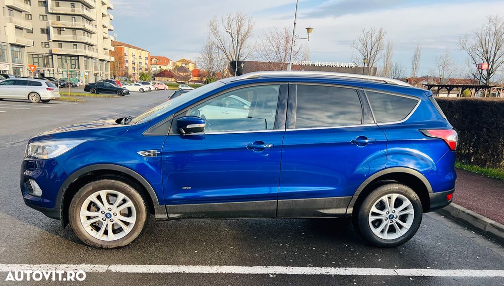 Ford Kuga 1.5 EcoBoost 4WD Titanium - 4