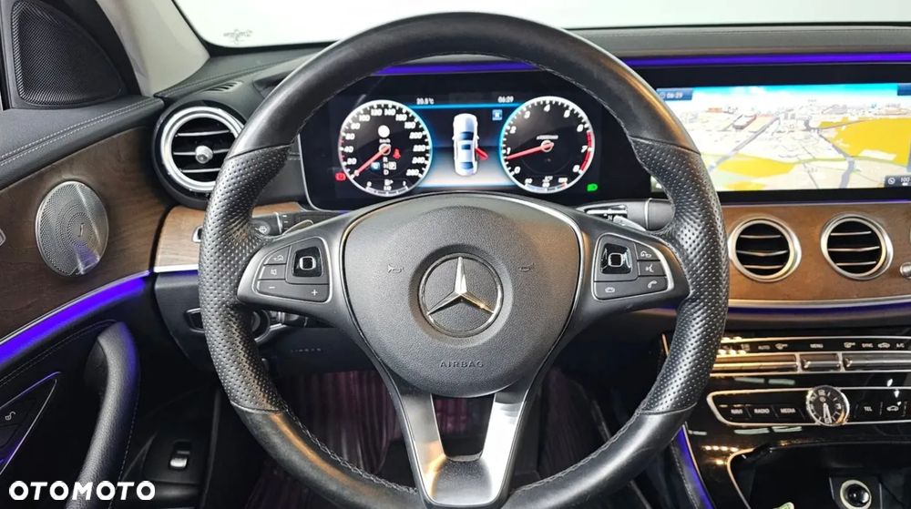 Mercedes-Benz Klasa E 300 9G-TRONIC Exclusive - 9