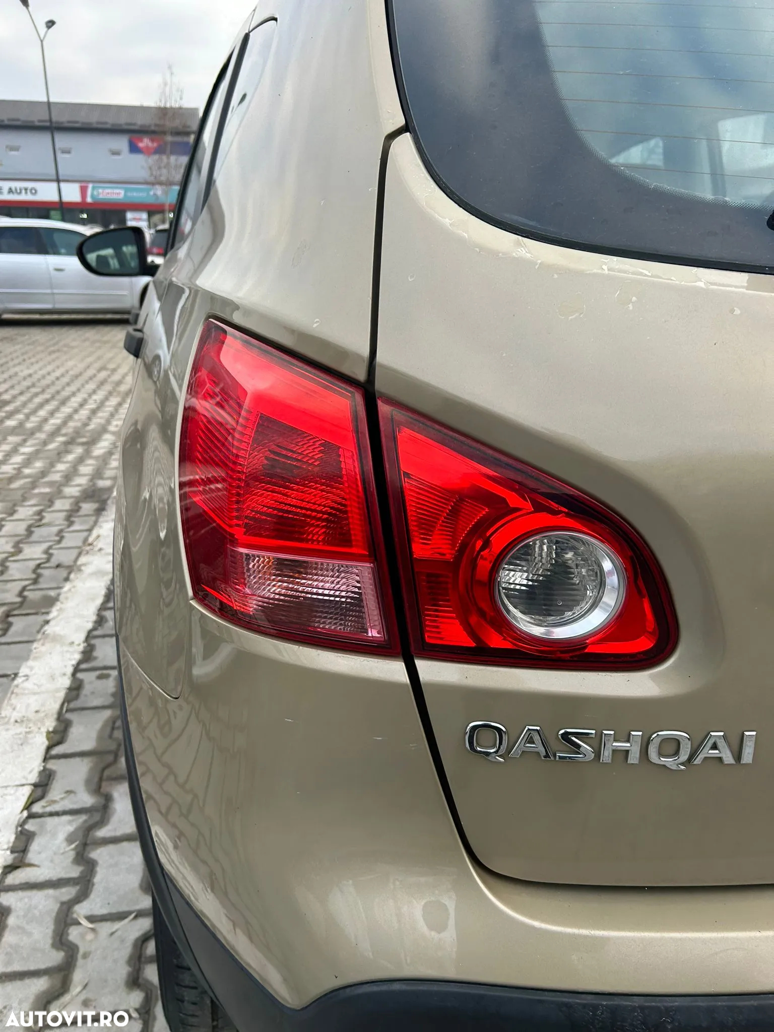 Dezmembram Nissan Qashqai 2008 1.6 benzina, manual - 4