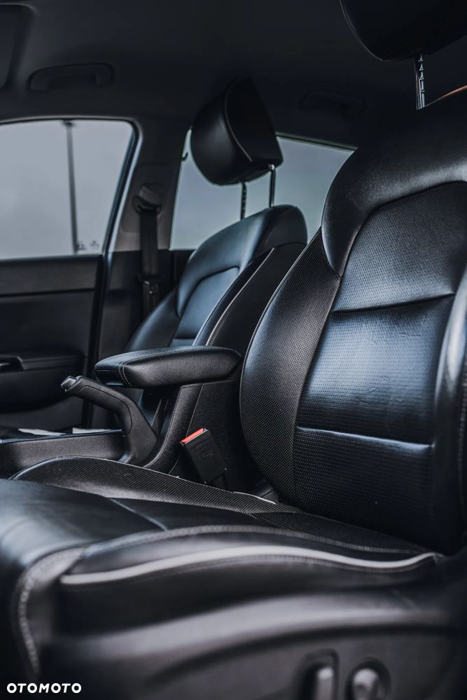 Kia Sportage 1.6 GDI 2WD ISG Dream-Team Edition - 34