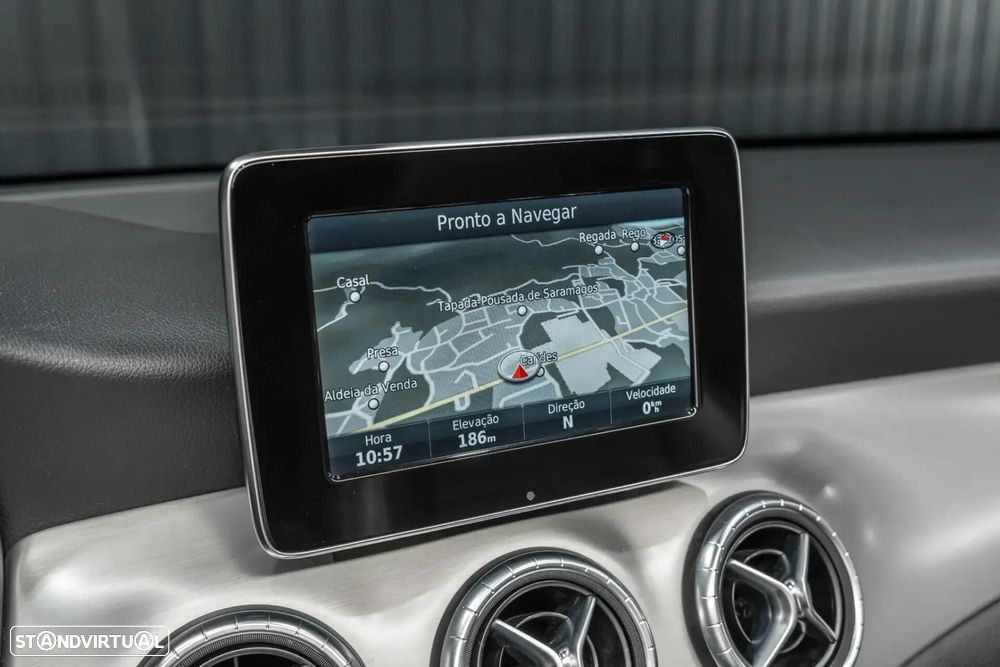 Mercedes-Benz CLA 200 d Shooting Brake AMG Line - 15