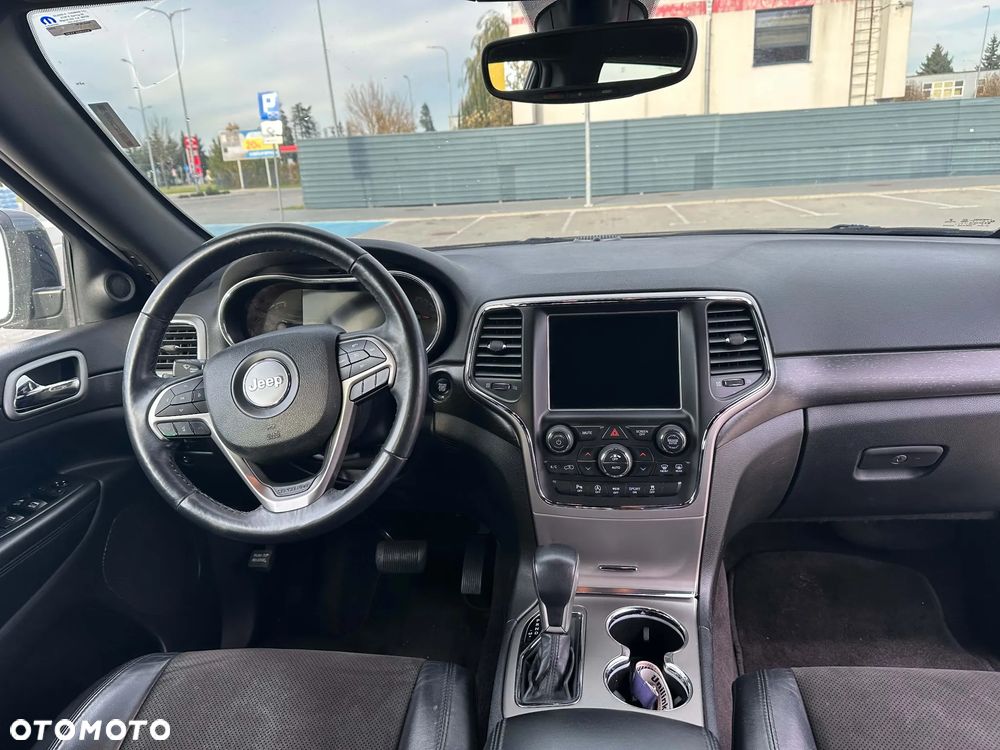 Jeep Grand Cherokee - 11