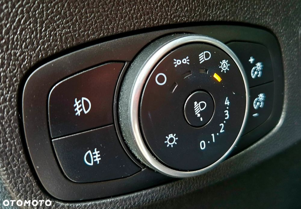 Ford Focus 1.5 EcoBlue STart-Stopp-System TITANIUM - 23