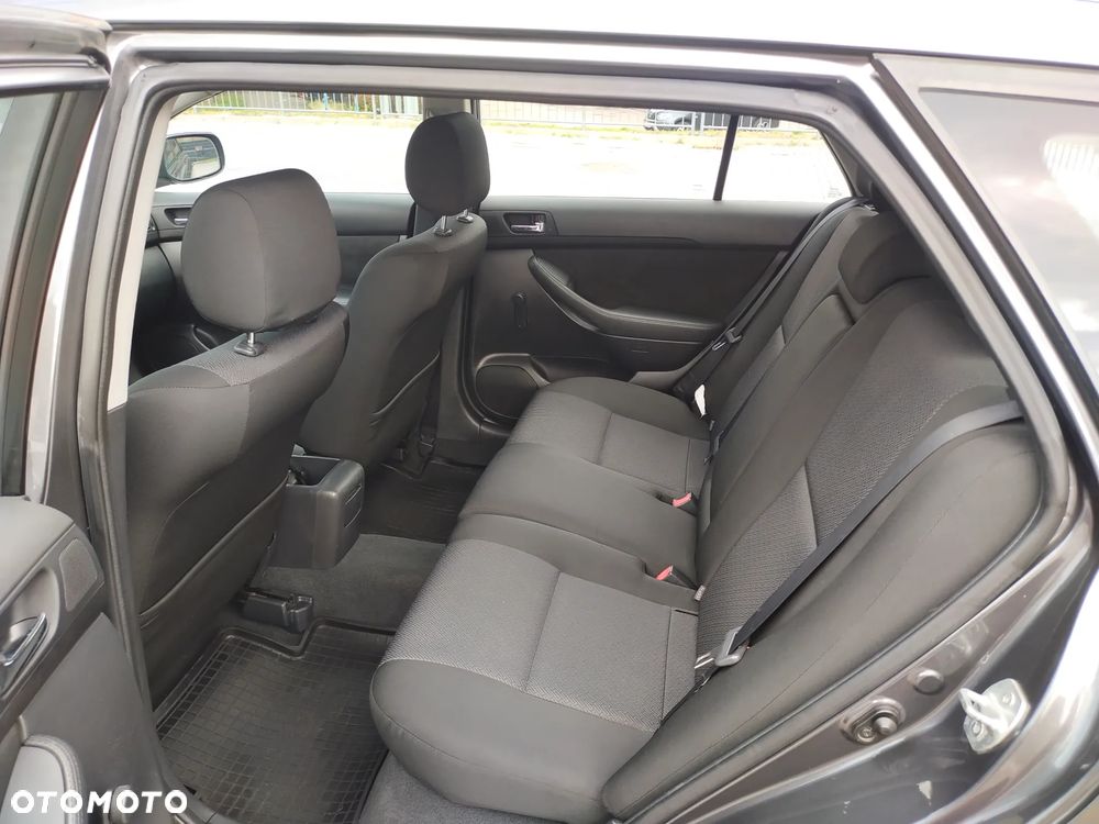 Toyota Avensis 2.0 D-4D Team - 9