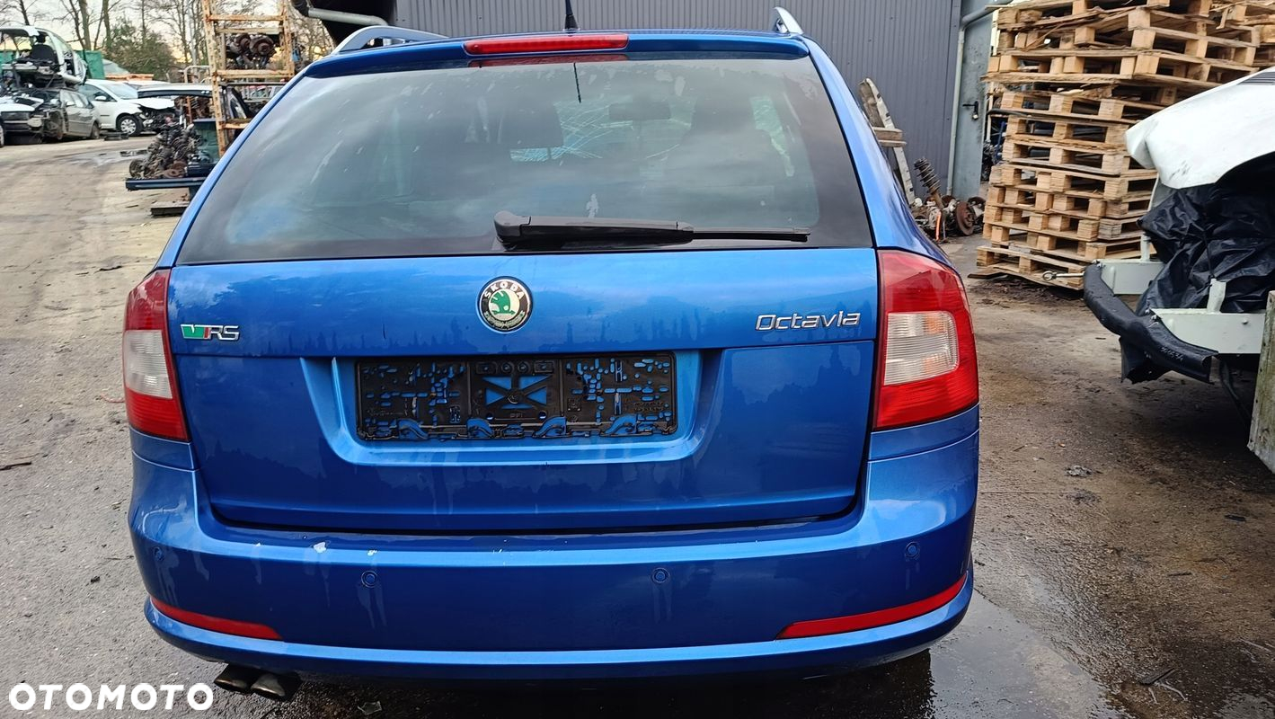 OCTAVIA II VRS KOMBI LUSTERKO PRAWE 8X8X - 2