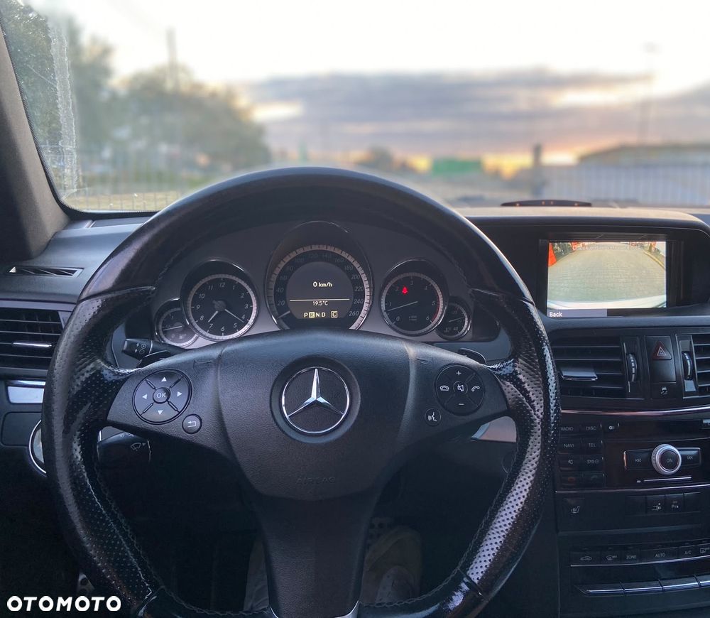 Mercedes-Benz Klasa E - 9