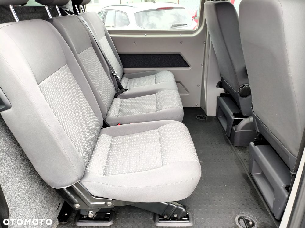 Volkswagen Transporter - 14