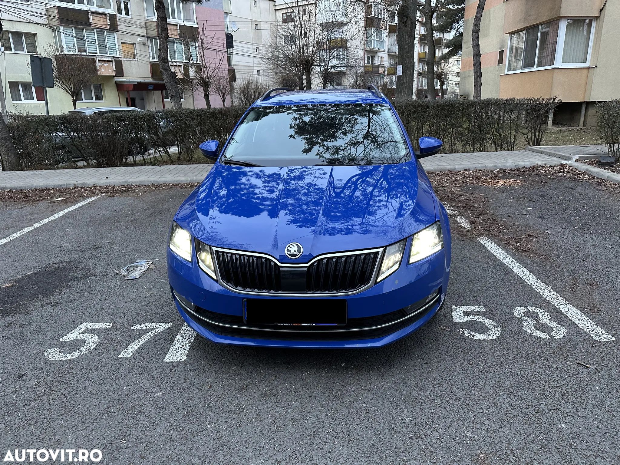 Skoda Octavia 2.0 TDI DSG Style - 1