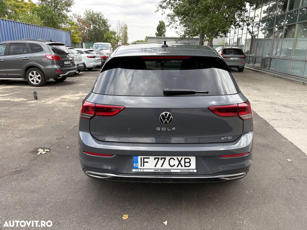 Volkswagen Golf - 6