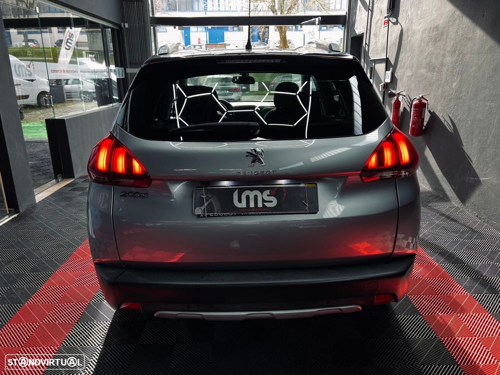 Peugeot 2008 1.2 PureTech Allure - 5