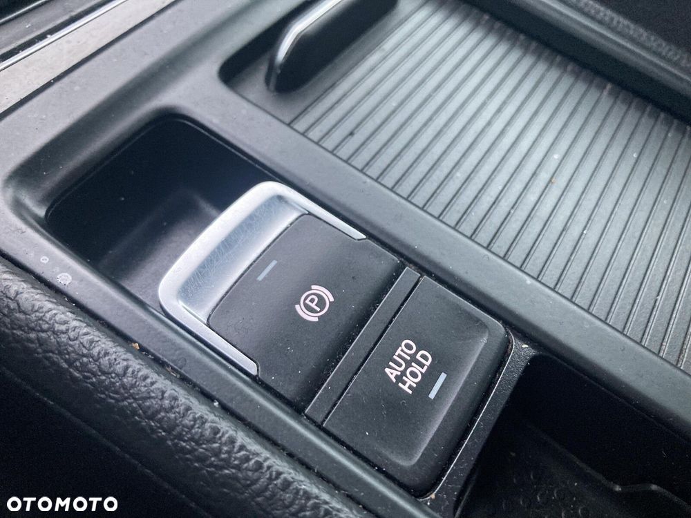 Volkswagen Golf 1.4 TSI BMT Highline - 23