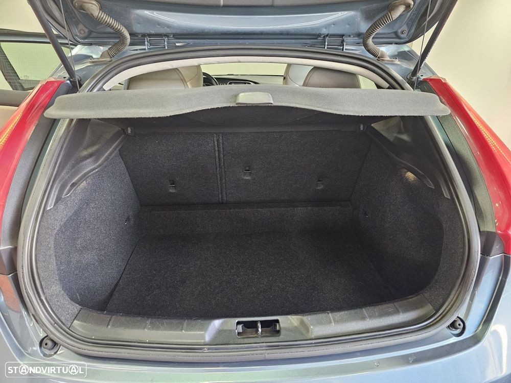 Volvo V40 1.6 D2 Momentum - 22