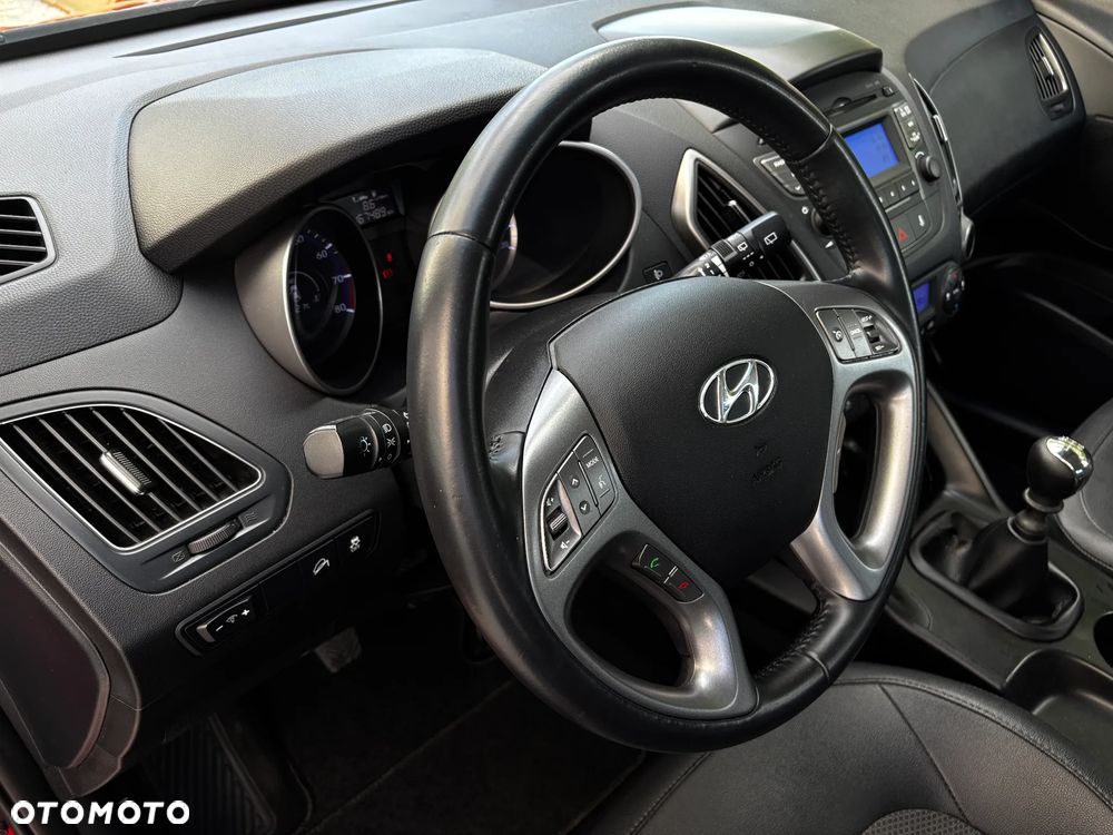 Hyundai ix35 1.6 2WD Fifa World Cup Edition - 32
