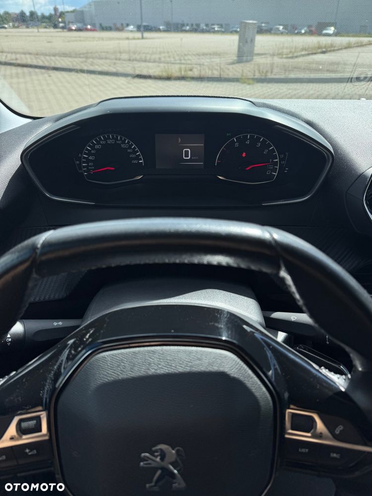 Peugeot 208 - 14