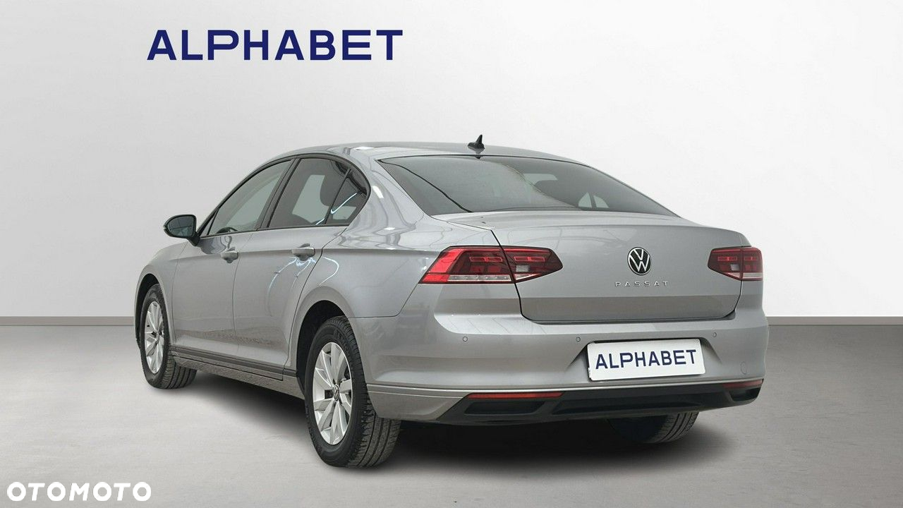 Volkswagen Passat - 4