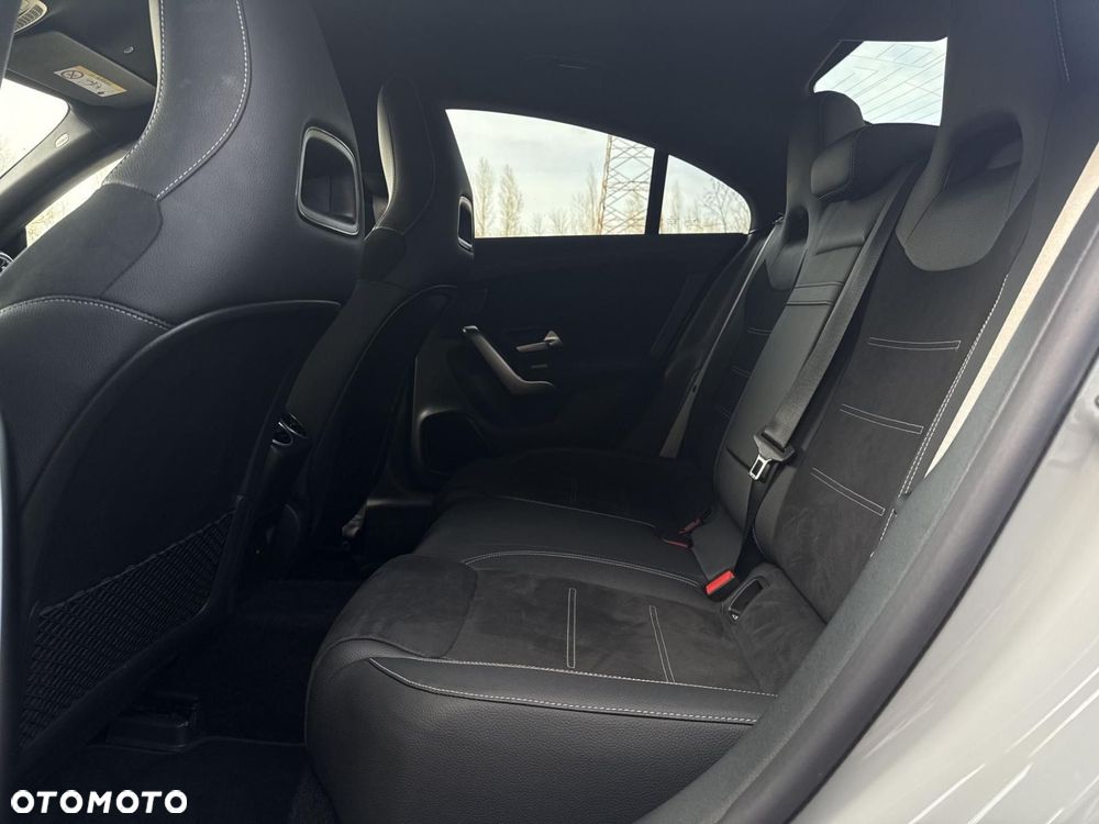 Mercedes-Benz CLA 250 4-Matic AMG Line 7G-DCT - 15