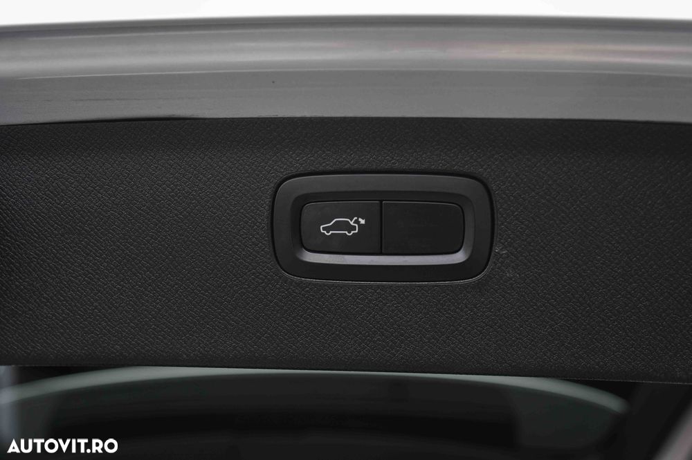 Volvo XC 90 T6 AWD R-Design - 38